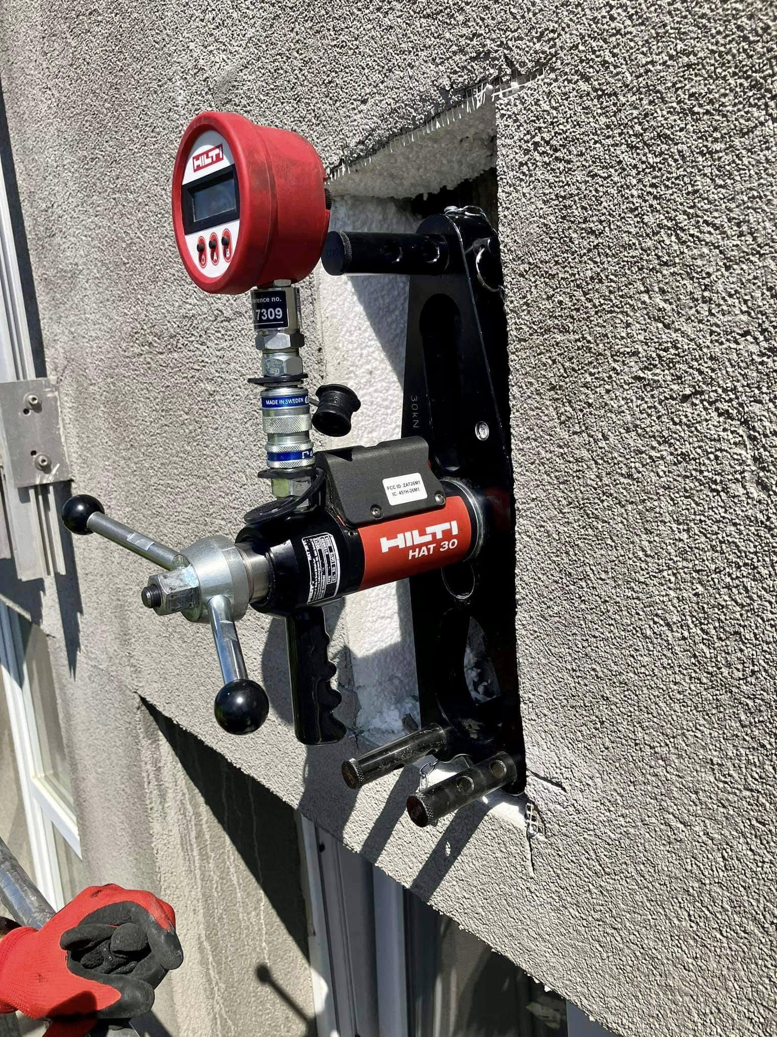 Obliczenia sił w kotwach przeprowadzono za pomocą programu Hilti Profis Anchor.
