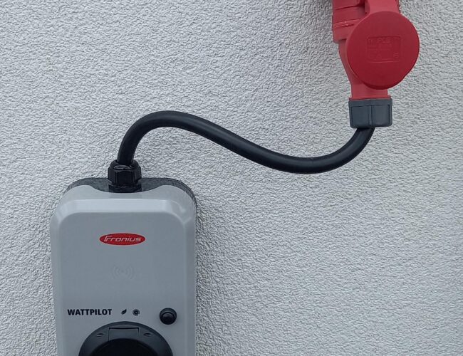 Instalacja fotowoltaiczna z magazynem energii i wattpilotem